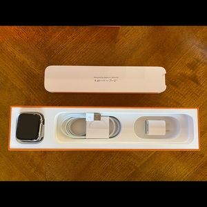 Hermes Accessories - Hermès Apple Watch series 4 Hermes Accessories - Hermès Apple Watch series 4